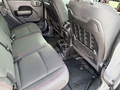 Used 2021 Jeep Wrangler Unlimited Rubicon AWD/4WD image 30