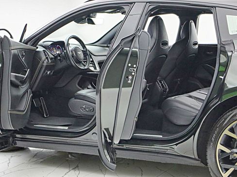 Used 2021 Aston Martin DBX AWD/4WD image 6