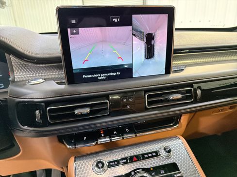 Used 2022 Lincoln Aviator Black Label w/ Dynamic Handling Package image 18
