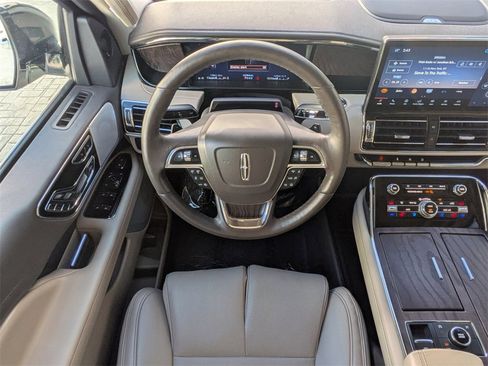 Certified 2024 Lincoln Navigator L Reserve image 18