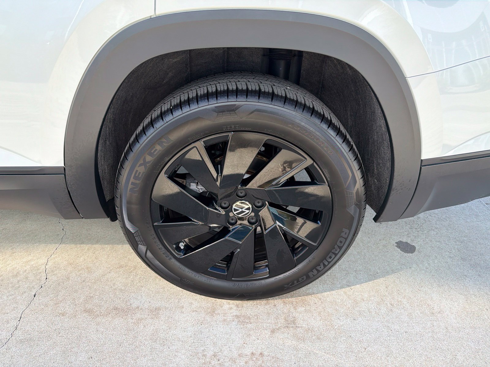 Used 2026 Volkswagen Atlas SE w/ Black Wheel Package AWD/4WD image 9