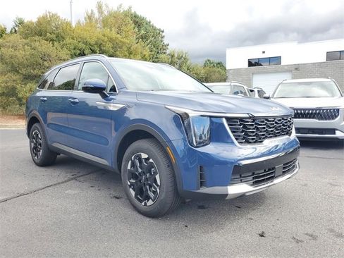 New 2026 Kia Sorento S image 3