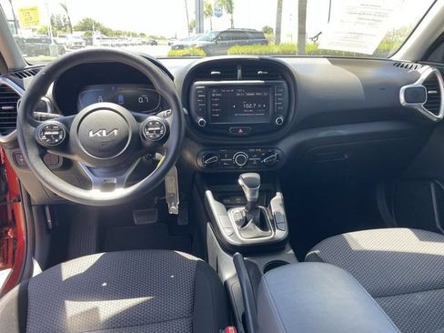Used 2024 Kia Soul LX w/ Option Group 015 FWD image 18