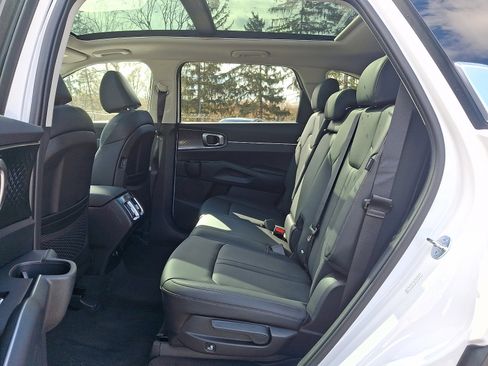 New 2026 Kia Sorento S image 9