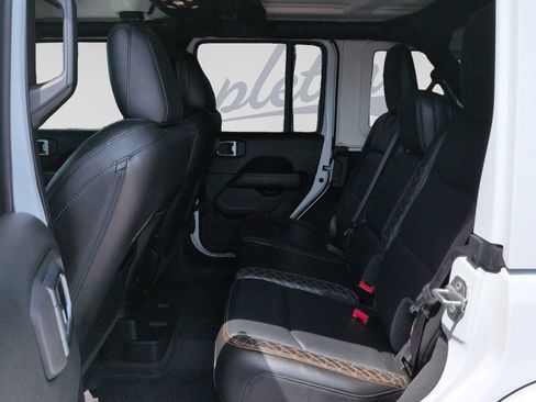 Used 2023 Jeep Wrangler Unlimited Sahara AWD/4WD image 30