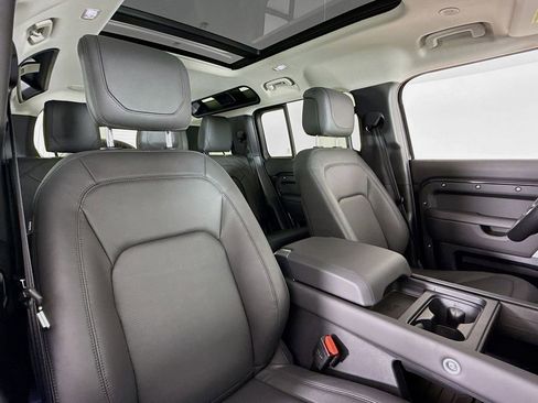 Used 2024 Land Rover Defender 110 SE image 14