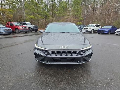 New 2026 Hyundai Elantra Limited FWD image 11