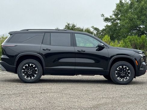 New 2026 Chevrolet Traverse Z71 w/ Enhanced Driving Package AWD/4WD image 3