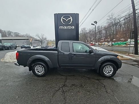 Used 2015 Nissan Frontier SV image 1