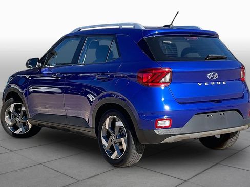 Used 2025 Hyundai Venue SEL FWD image 13