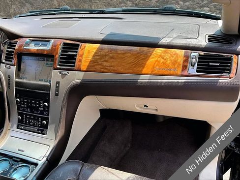 Used 2011 Cadillac Escalade Platinum AWD/4WD image 14