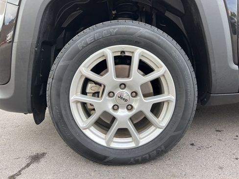 Used 2022 Jeep Renegade Latitude w/ Convenience Group image 28