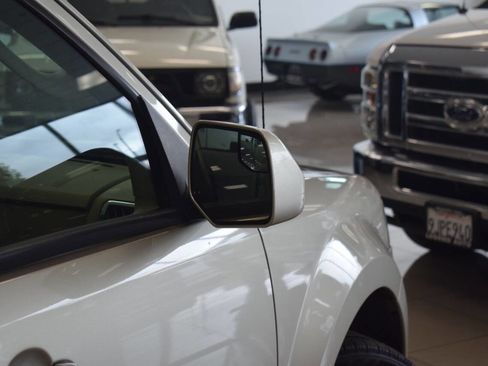 Used 2010 Ford Escape Limited image 39