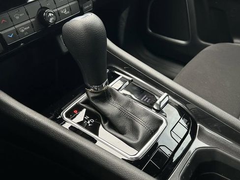 Used 2025 Jeep Compass Sport image 19