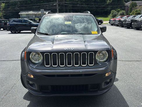 Used 2017 Jeep Renegade Latitude AWD/4WD image 2