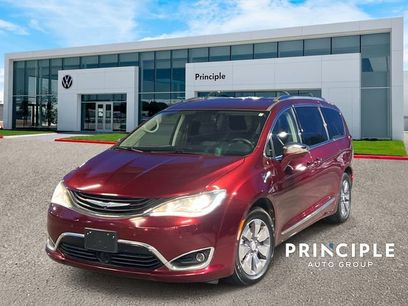 Used 2018 Chrysler Pacifica Limited w/ Advanced Safetytec Group