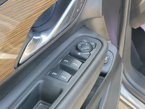 Used 2021 GMC Terrain SLE w/ Driver Convenience Package FWD image 17