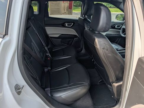 Used 2025 Jeep Compass Limited AWD/4WD image 11