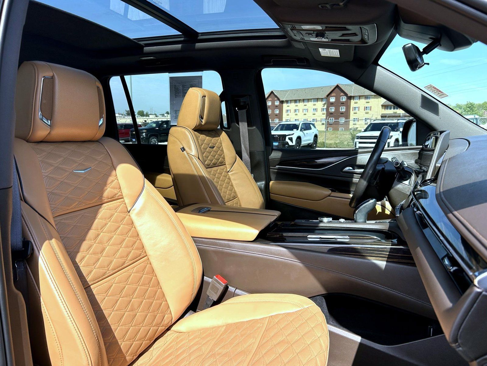 Certified 2024 Cadillac Escalade ESV Sport w/ Touring Package AWD/4WD image 19