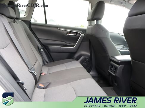 Used 2024 Toyota RAV4 XLE FWD image 12