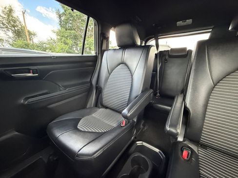 Used 2025 Toyota Highlander XSE AWD/4WD image 42
