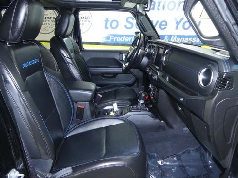 Used 2022 Jeep Wrangler Unlimited Rubicon 4xe w/ Cold Weather Group image 8