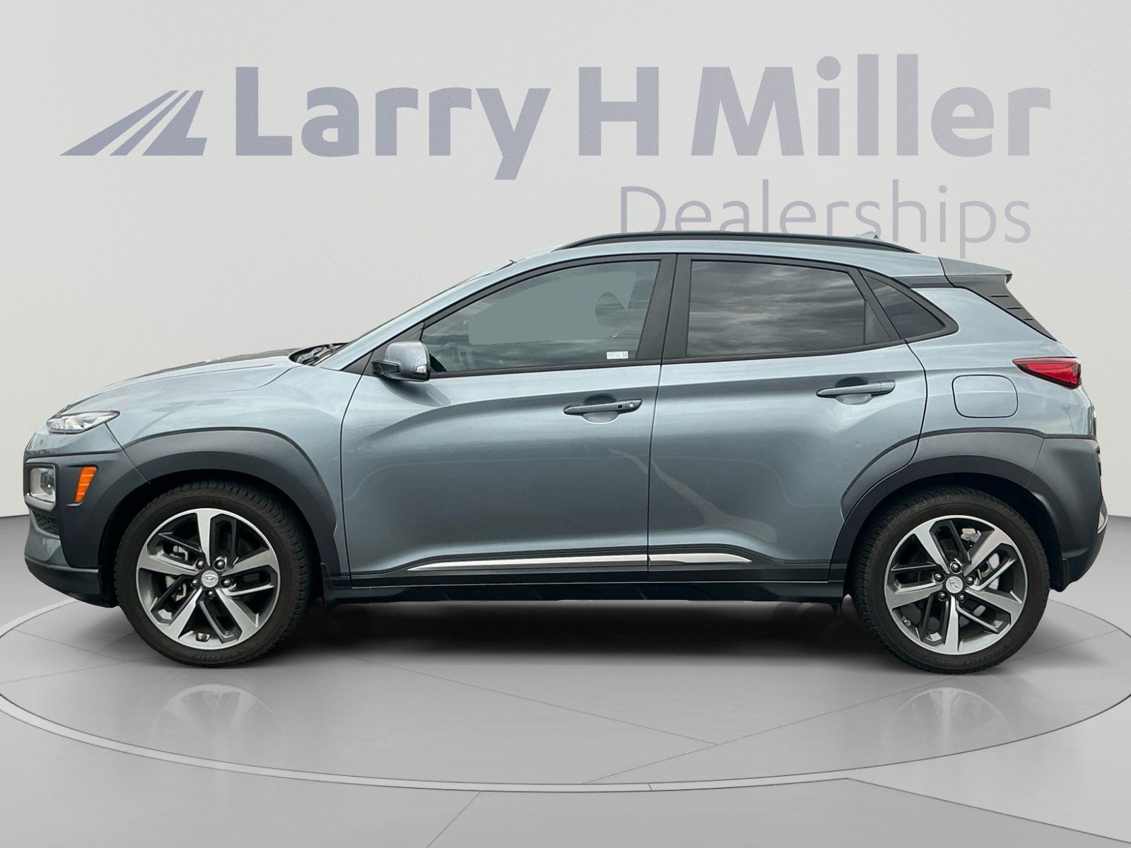 Used 2021 Hyundai Kona Limited FWD image 2