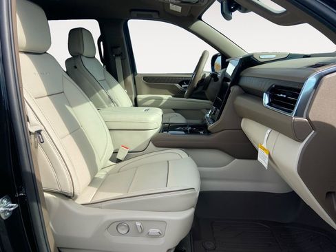 New 2026 GMC Yukon Denali w/ LPO, Floor Liner Package image 15