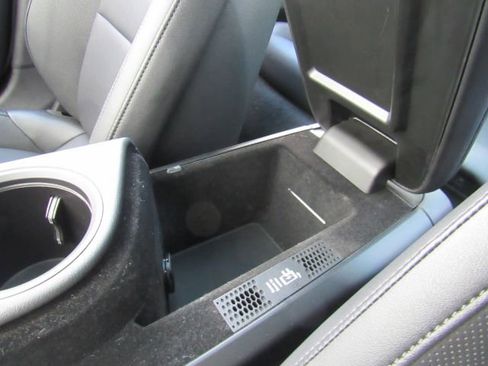 Used 2023 Porsche Taycan Premium Package w/ Premium Package image 47