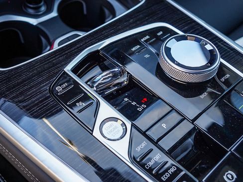 New 2026 BMW X7 M60i image 22