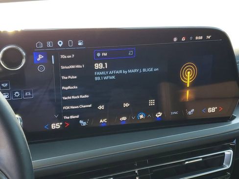 Certified 2024 Chevrolet Traverse LT w/ LPO, Floor Liner Package FWD image 18