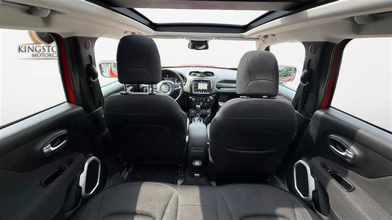 Used 2018 Jeep Renegade Latitude w/ UConnect 8.4 Nav Group AWD/4WD image 22