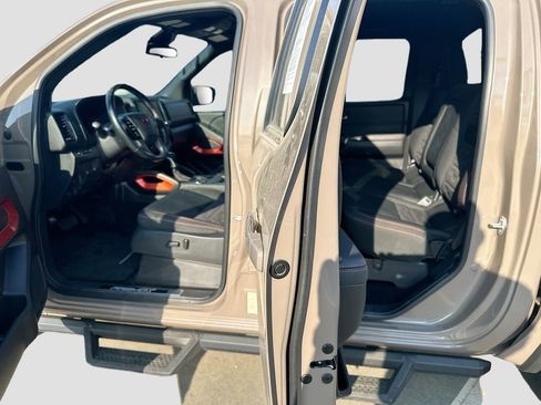 Used 2023 Nissan Frontier Pro-X w/ Tow Package RWD image 27
