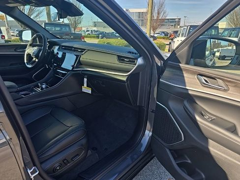 New 2026 Jeep Grand Cherokee Limited image 19