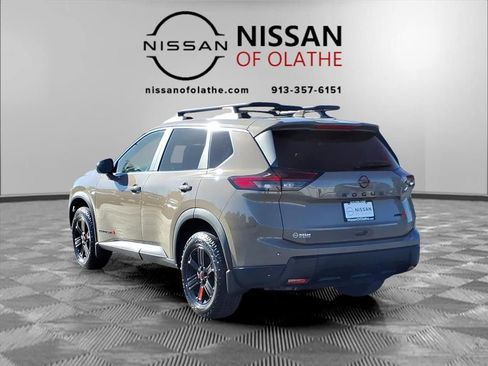 Certified 2025 Nissan Rogue SV image 4
