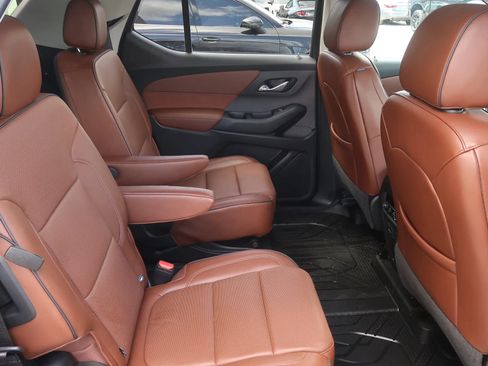 Used 2021 Chevrolet Traverse High Country FWD image 25