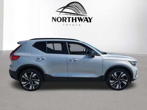 Used 2023 Volvo XC40 B5 Ultimate w/ Protection Package Premier image 3