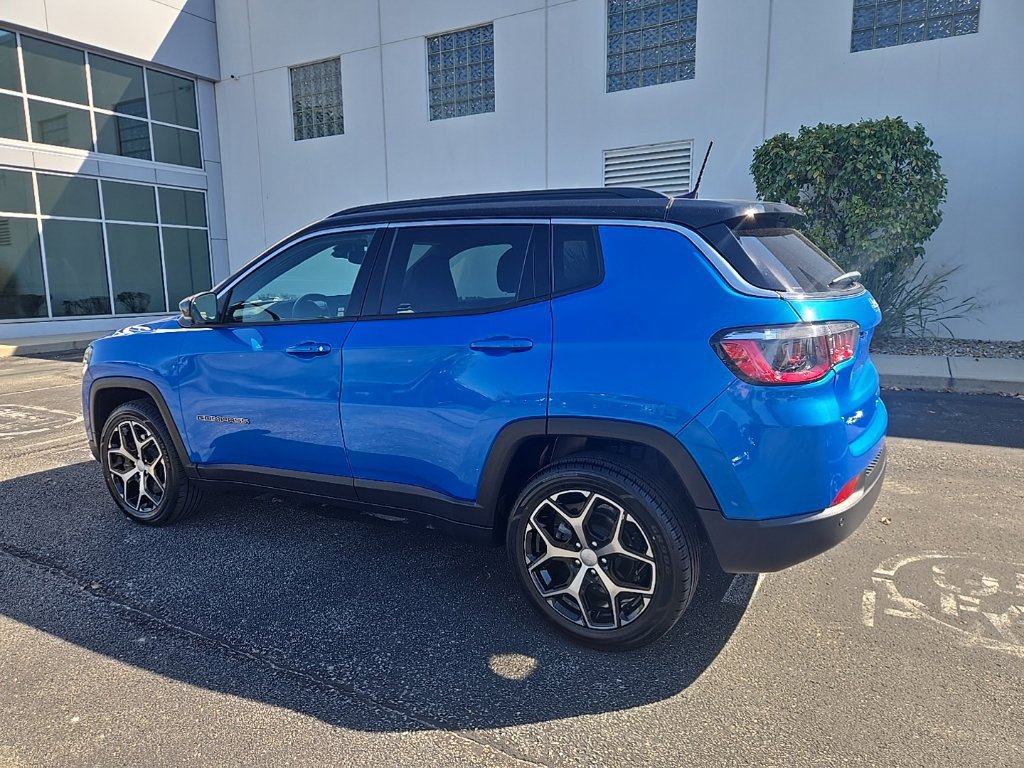 Used 2024 Jeep Compass Limited AWD/4WD image 6