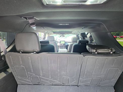 Used 2024 Chevrolet Suburban Z71 w/ Off-Road Capability Package AWD/4WD image 12