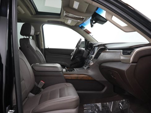 Used 2019 GMC Yukon XL Denali w/ Denali Ultimate Package AWD/4WD image 13