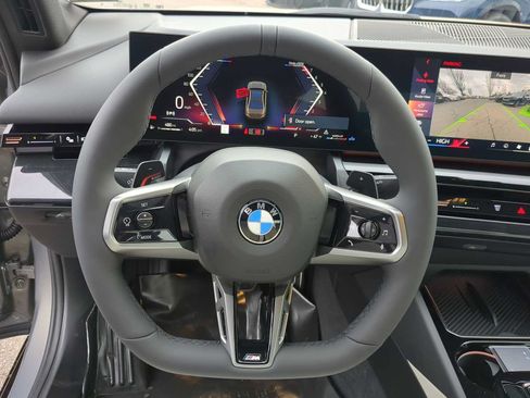 Used 2026 BMW 530i xDrive w/ M Sport Package AWD/4WD image 25