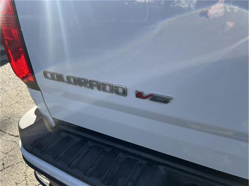 Used 2017 Chevrolet Colorado Z71 image 11