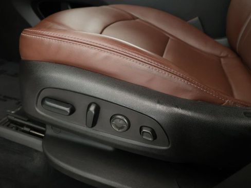 Used 2021 Buick Enclave Avenir image 10