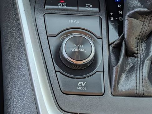 Used 2024 Toyota RAV4 XLE Premium AWD/4WD image 15