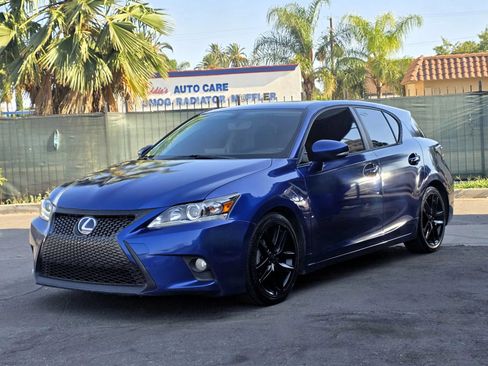 Used 2015 Lexus CT 200h w/ Navigation Package FWD image 1