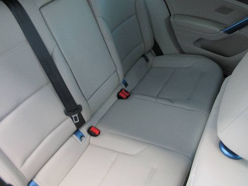 Used 2015 Volkswagen e-Golf SEL Premium FWD image 21
