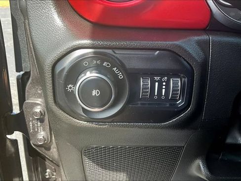 Used 2022 Jeep Wrangler Unlimited Rubicon AWD/4WD image 15