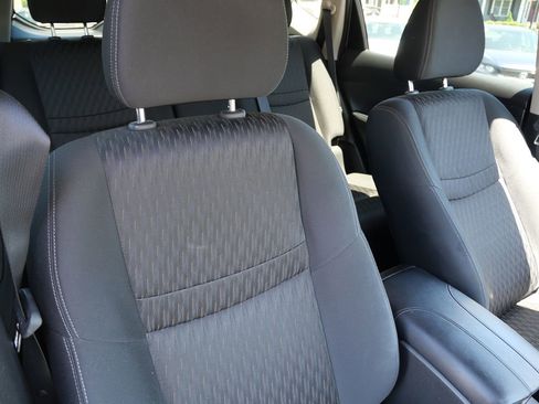 Used 2019 Nissan Rogue SV AWD/4WD image 19