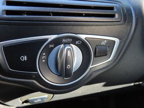 Used 2018 Mercedes-Benz GLC 300 image 28