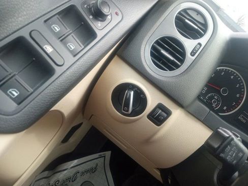 Used 2017 Volkswagen Tiguan S image 22